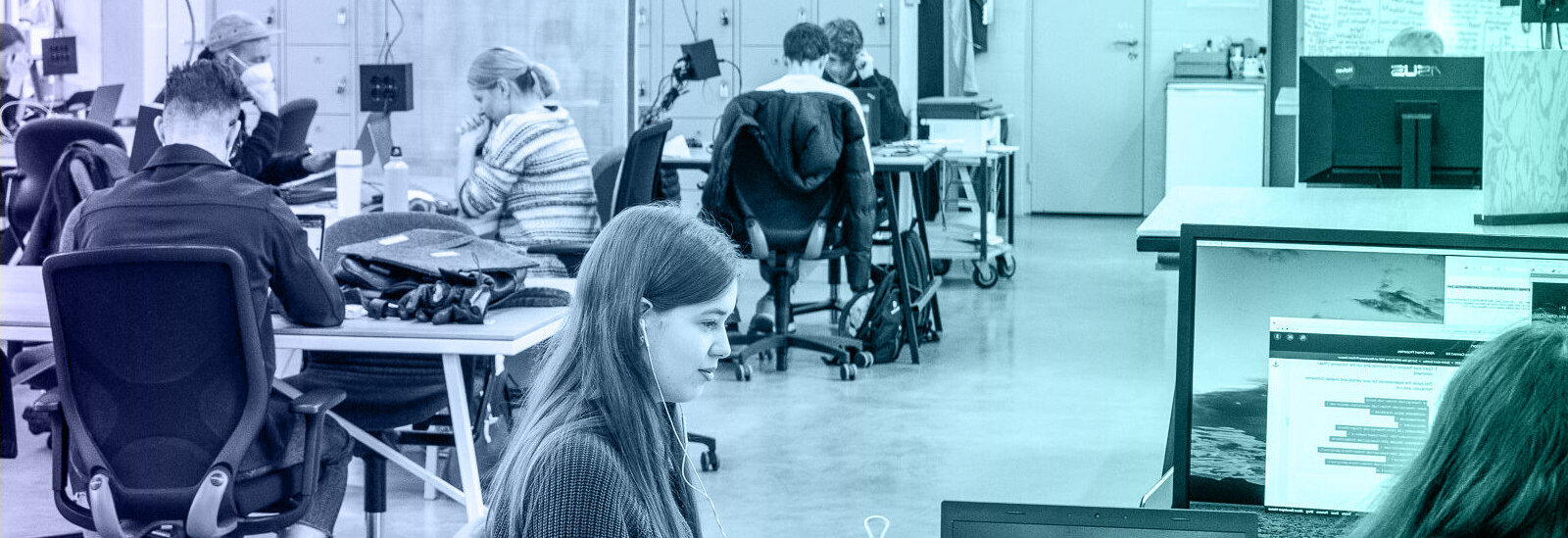 Schüler und Schülerinnen beim Praktikum, © Foto: Martin Steger