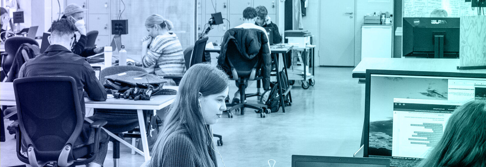 Schüler und Schülerinnen beim Praktikum, © Foto: Martin Steger